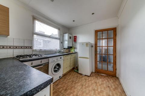 2 bedroom flat for sale, Holmesdale Road, London, London, SE25 6HX