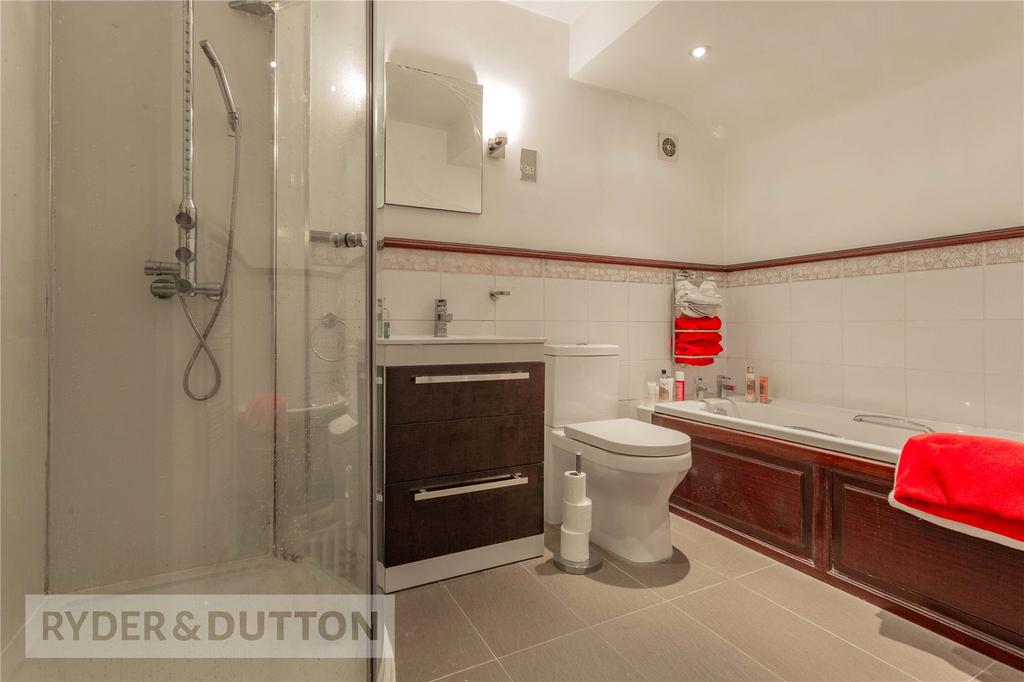 En-Suite Bathroom