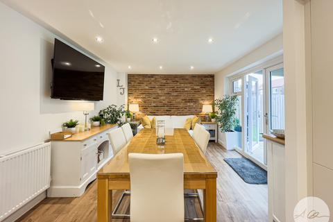 74 Olivette Crescent, Thirsk, YO7 1TZ