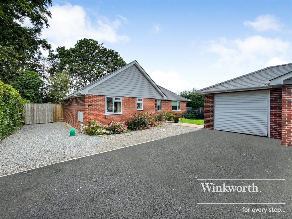 Ferndown, Ferndown BH22 3 bed bungalow for sale £500,000