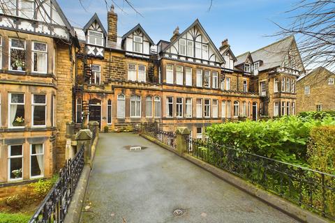 2 bed flat/apartment for rent in Clarence Drive, Harrogate, HG1