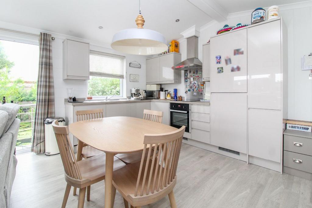 Aquavista Floating Home, Waterside, Priory Marina, Bedford 2 bed