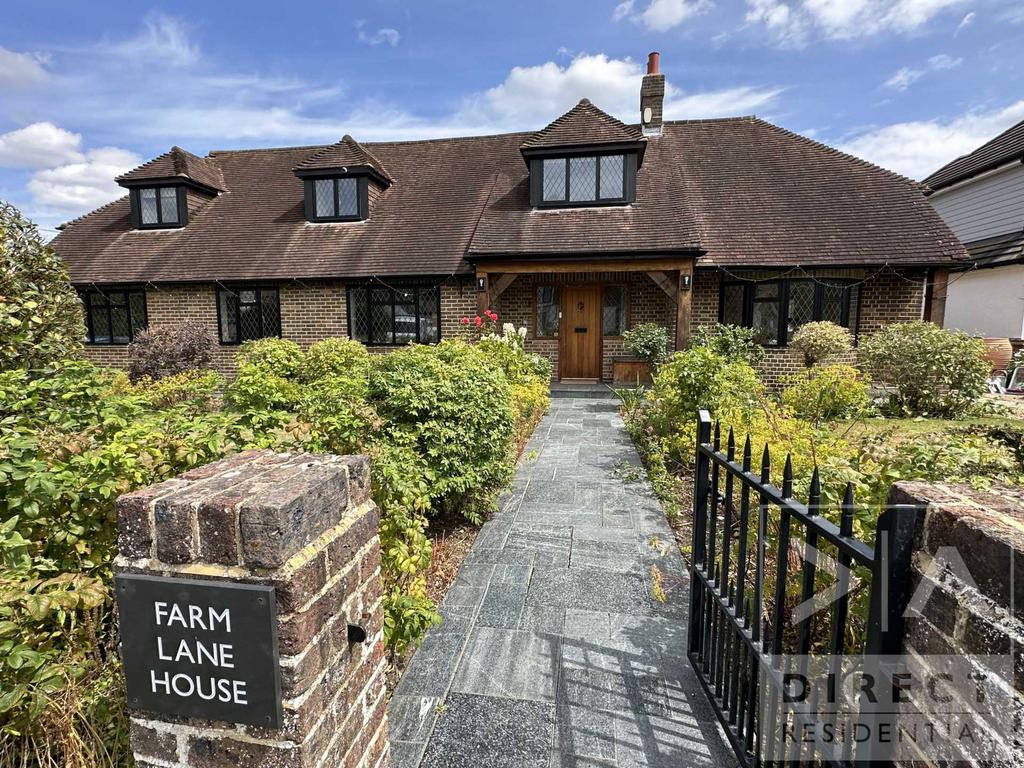 Farm Lane, Ashtead KT21 5 bed detached house to rent £4,995 pcm (£