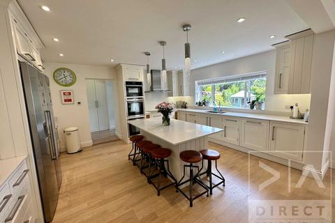 5 bedroom detached house to rent, Farm Lane, Ashtead KT21