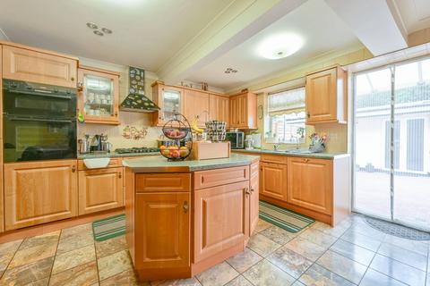 18 Coldershaw Road, London, W13 9DX