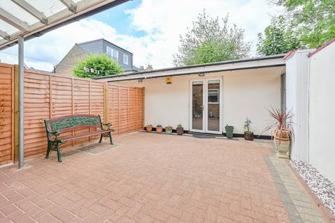 18 Coldershaw Road, London, W13 9DX