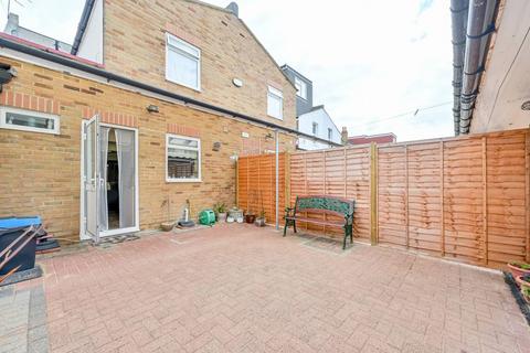 18 Coldershaw Road, London, W13 9DX
