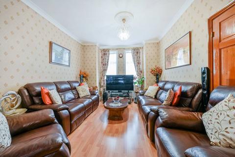 18 Coldershaw Road, London, W13 9DX