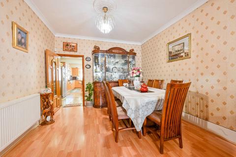 18 Coldershaw Road, London, W13 9DX