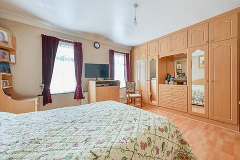 18 Coldershaw Road, London, W13 9DX