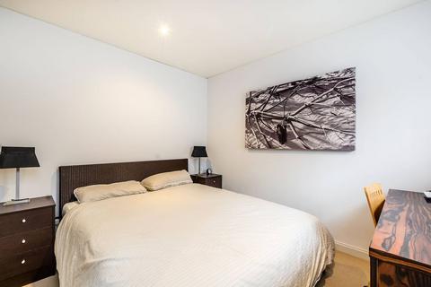 Royal Crescent Mews, Holland Park, London, W11