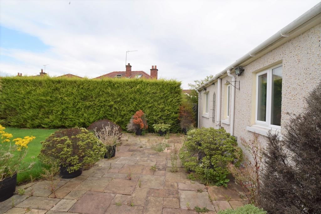 Dunvegan, 20 Ryedale Road, Dumfries, DG2 7 EP - Gri