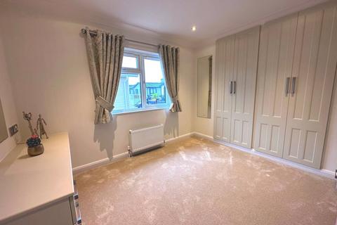 2 bedroom park home for sale, Yarwell Northamptonshire