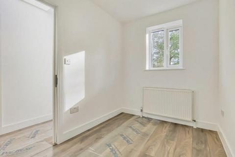 1 bedroom semi-detached house to rent, Hospital Way, Hither Green, Lewisham, London,  SE13 6UF