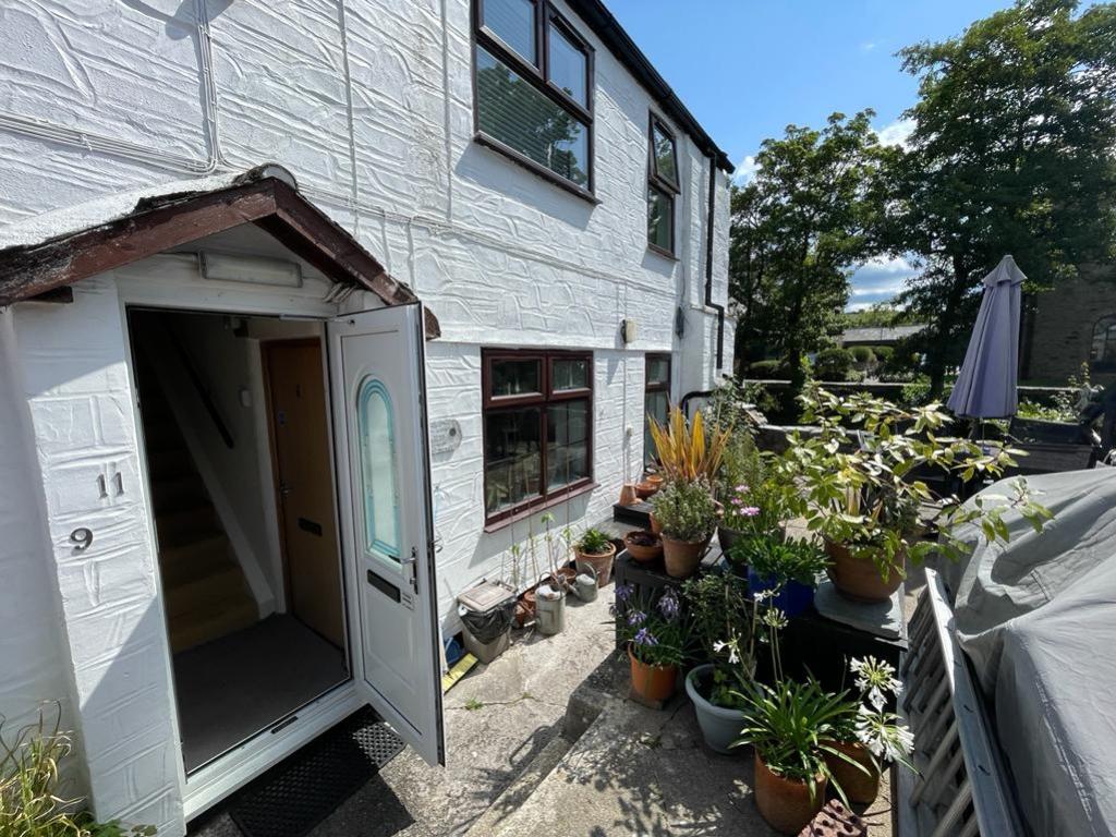 Riverside Court, Quay Street, Lostwithiel, Cornwall, PL22 1 bed flat to
