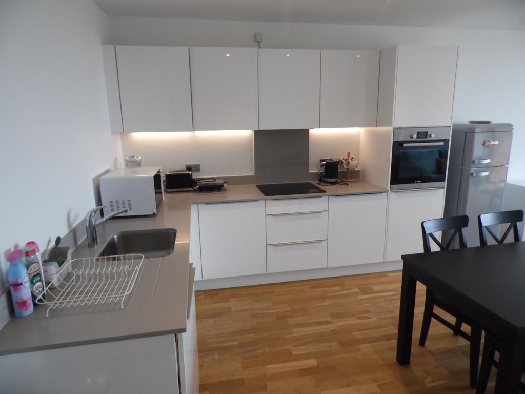 Dewey Court St Marks Square Bromley BR2 2 bed apartment to rent £