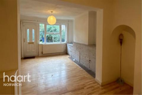 2 bedroom terraced house to rent, Aylsham Road