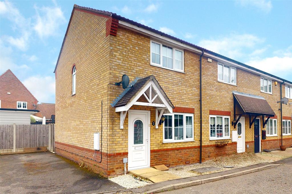 Wych Mews, Steepleview, Laindon, Essex, SS15 2 bed end of terrace house