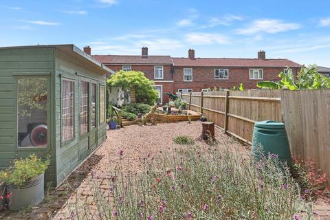 2 bedroom terraced house for sale, Ellis Road, Coulsdon