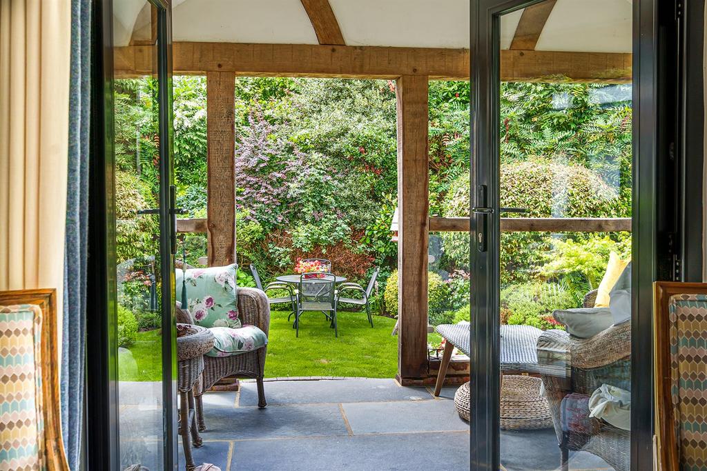 Monkmead Lane, West Chiltington, West Sussex, RH20 4 bed detached house