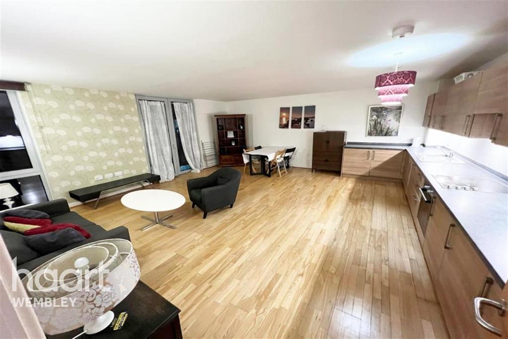 Quadrant Court, empire Way, Wembley, HA9 2 bed flat £2,380 pcm (£549 pw)