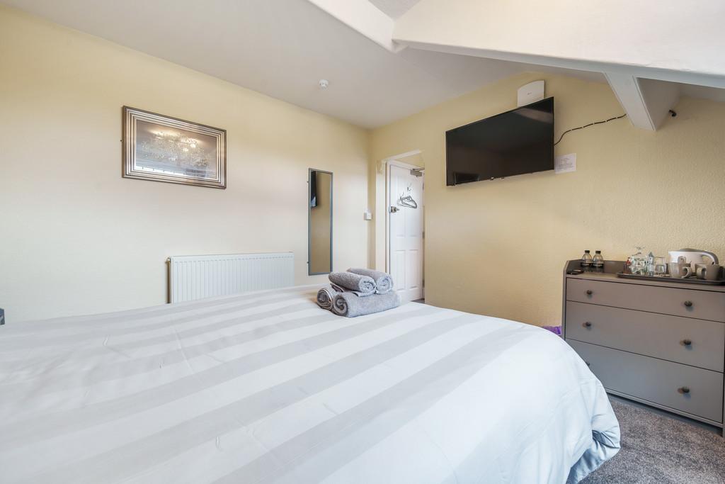 Letting Bedroom 6