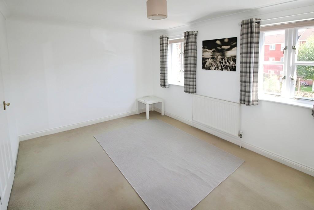 6cf215b3-bedroom2