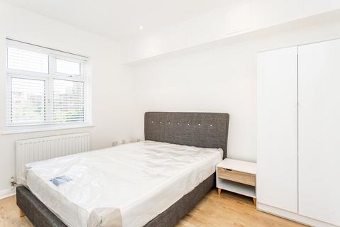 1 bedroom flat to rent, Lighthouse Apartments, Commercial Road, London
