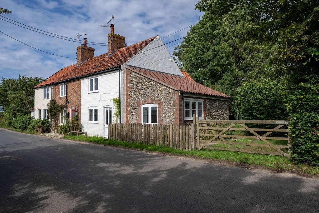 Binham 2 bed cottage for sale £425,000
