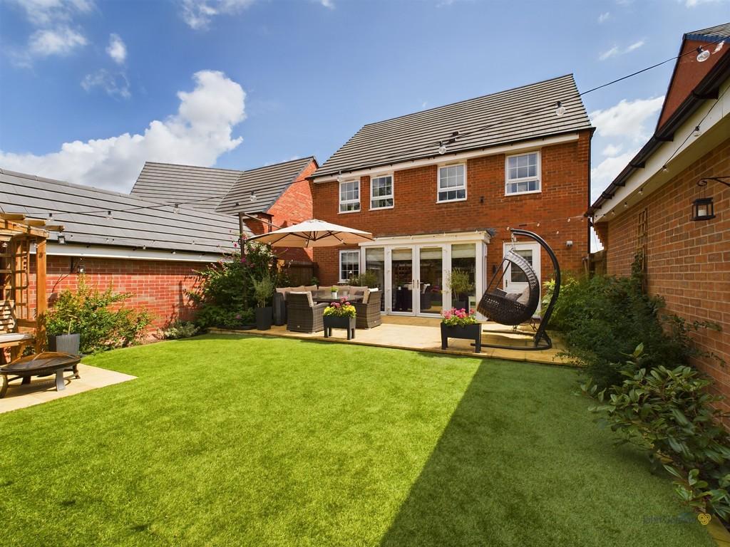 Rook Drive, Burton-on-Trent 4 bed detached house for sale - £375,000