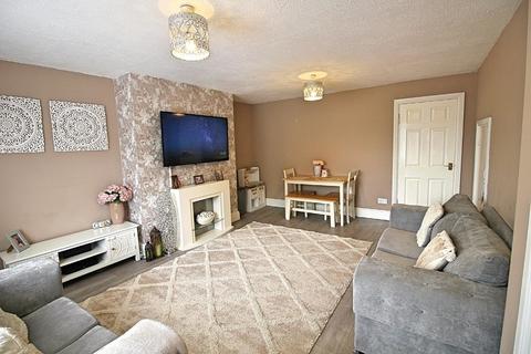 3 bedroom terraced house for sale - Featherstone Drive, Leicester