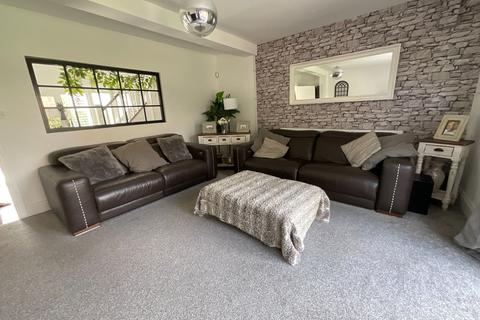 14 Willow Walk, Upminster, RM14 1XH