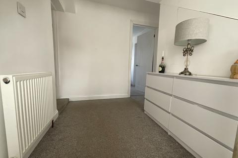 14 Willow Walk, Upminster, RM14 1XH