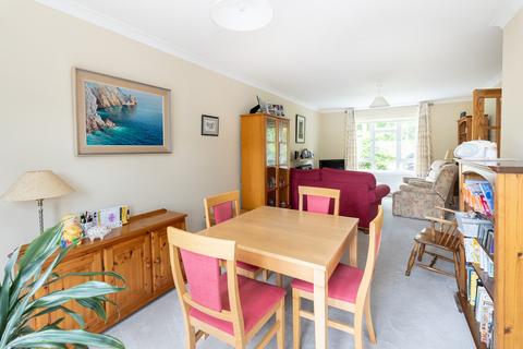 8 Chester Close, Dorking, RH4 1PP