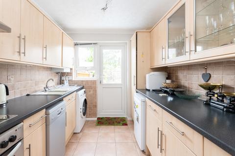 8 Chester Close, Dorking, RH4 1PP
