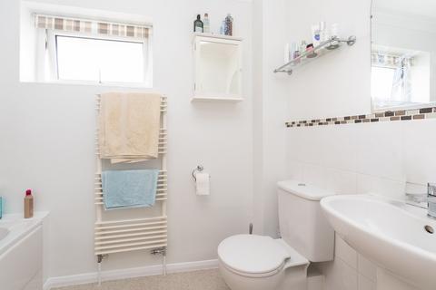 8 Chester Close, Dorking, RH4 1PP