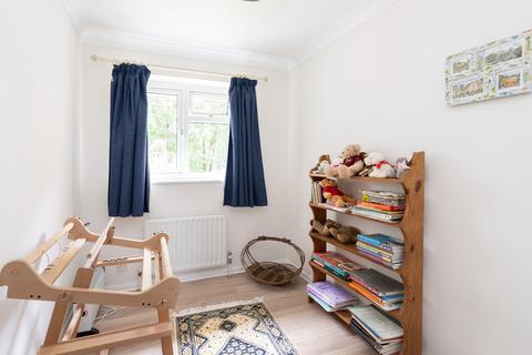 8 Chester Close, Dorking, RH4 1PP