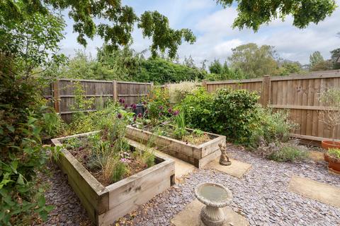 8 Chester Close, Dorking, RH4 1PP