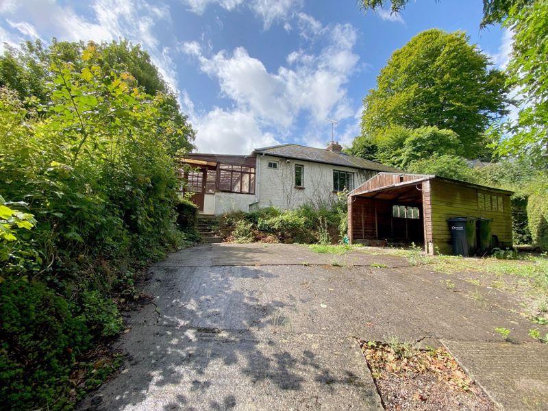 Hill Road, Warminster 2 bed detached house for sale £375,000