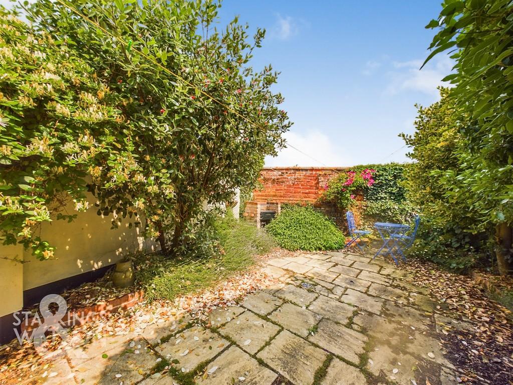 Denmark Street, Diss 2 bed semidetached house for sale £210,000
