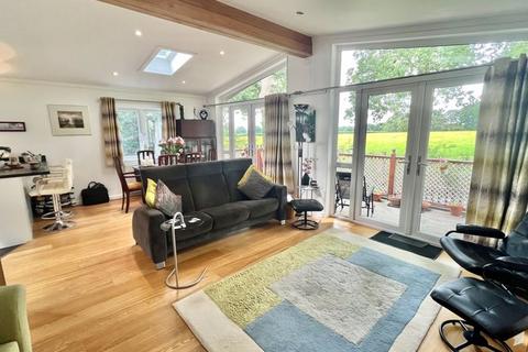 2 bedroom detached bungalow for sale - Royal Oak Country Park, Henfield