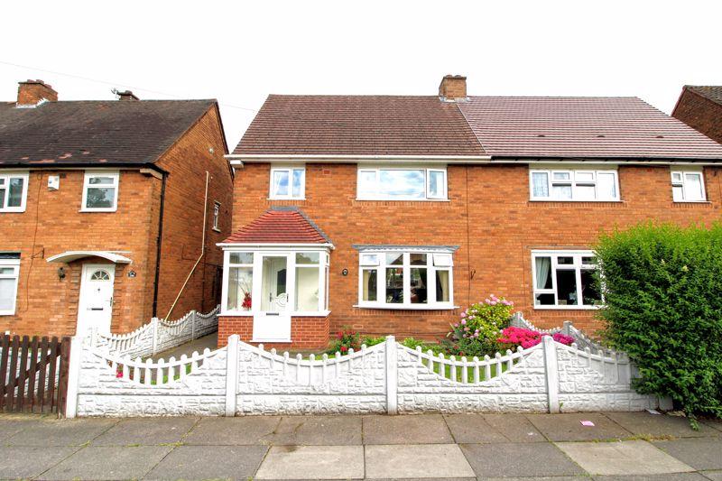 Well Lane, Bloxwich, Walsall, WS3 1JU 3 bed semidetached house for