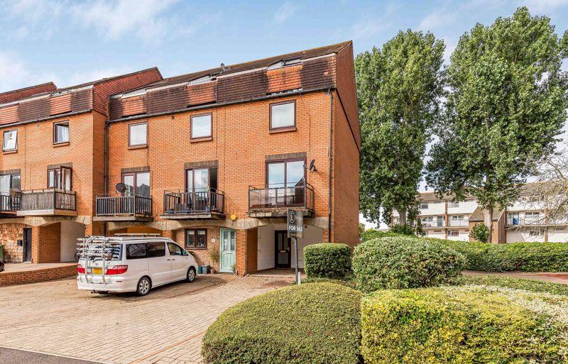 Ferry Road, Southsea 3 bed townhouse for sale £310,000