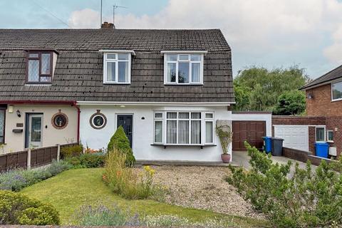 4 Lindale Drive, Wombourne, Wolverhampton, WV5 8DZ