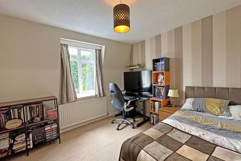 4 Lindale Drive, Wombourne, Wolverhampton, WV5 8DZ
