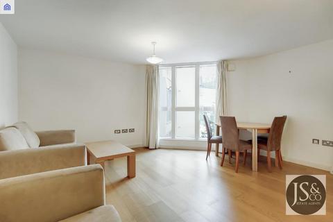 2 bedroom flat for sale, Heligan House, Water Gardens Square, London, SE16 6RJ