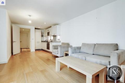 2 bedroom flat for sale, Heligan House, Water Gardens Square, London, SE16 6RJ