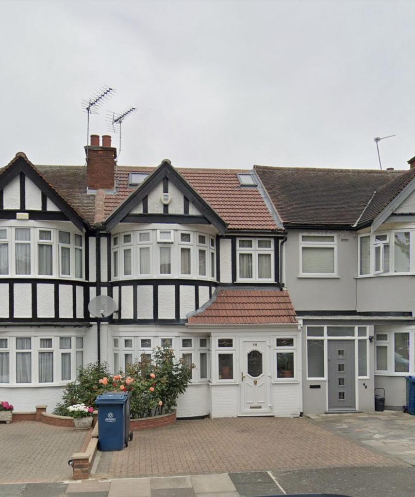4 Bedroom House with 3 Bathroom  To Let in Harrow