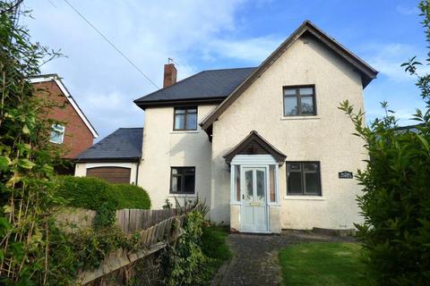 3 bedroom detached house for sale, 210 Pickersleigh Road, Malvern, Worcestershire, WR14
