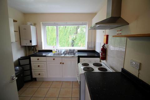 2 bedroom apartment to rent, Elizabeth Court, Aberdeen Road